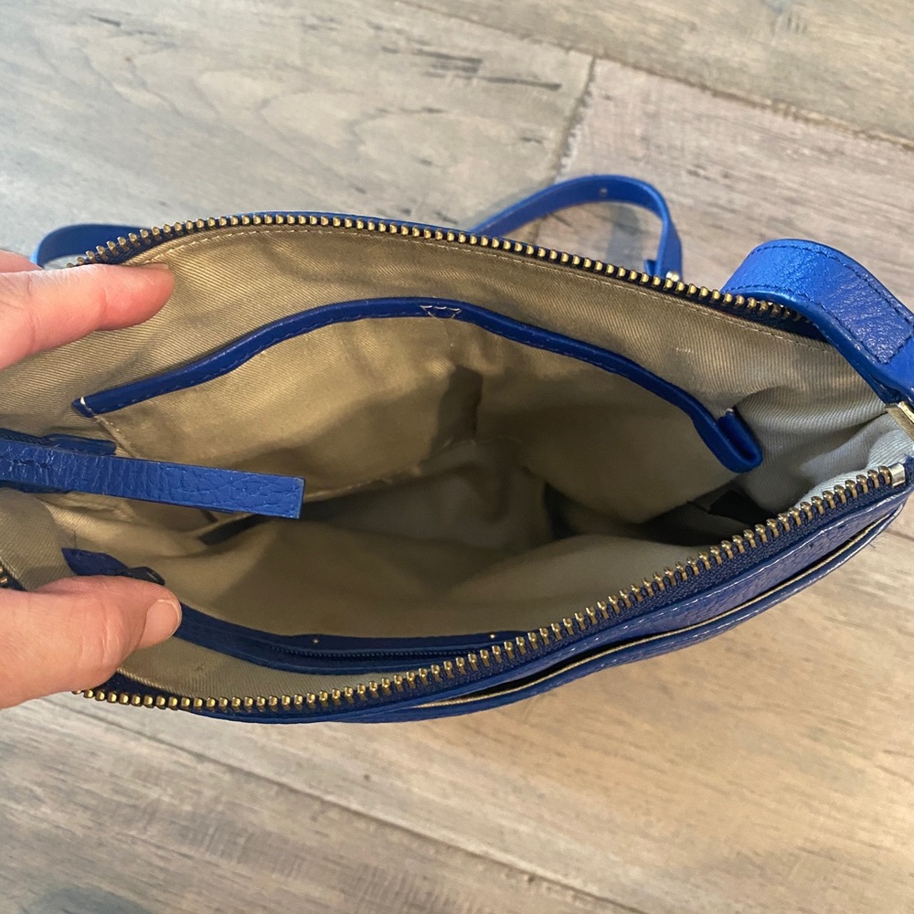 Cross-Body Bag! - Picture 3 of 5